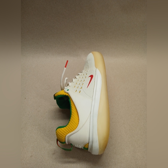 Nike SB Zoom Nyjah 3 White and Yellow Sneakers - Picture 11 of 16